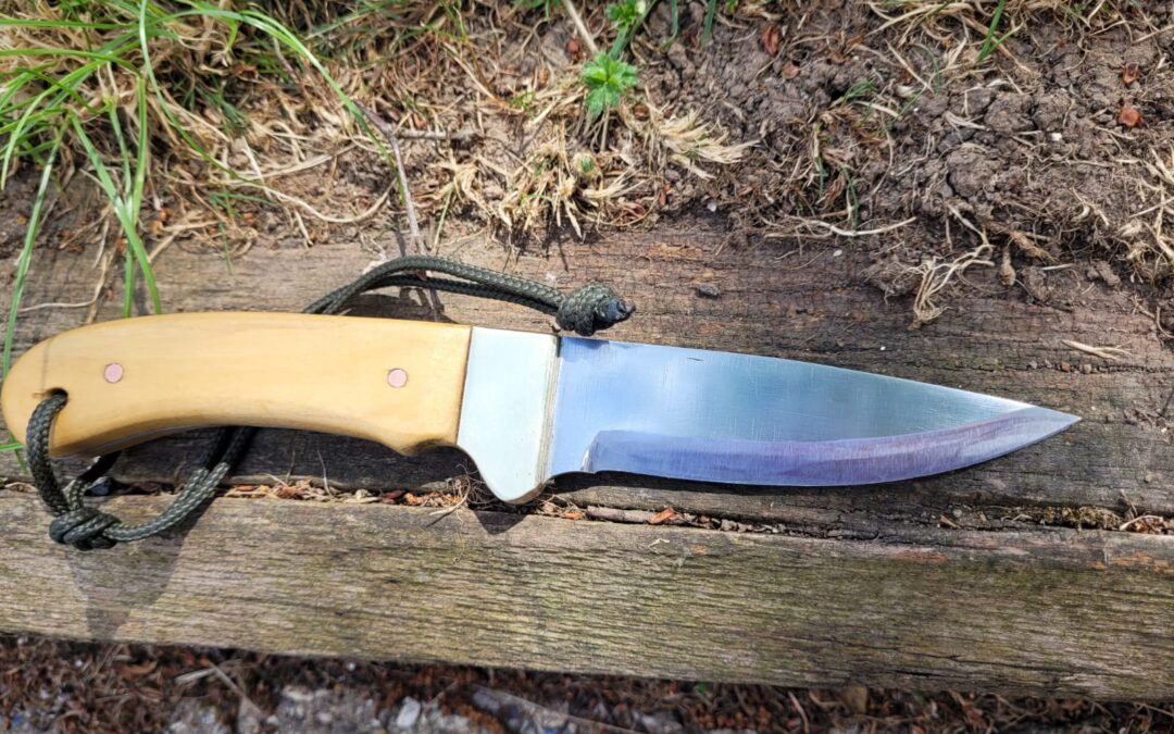Huntsman Knife Tulip Handle